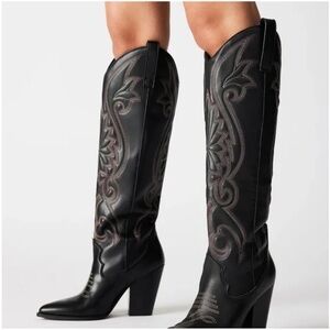 Steve Madden Black Lasso Boots Size 5.5